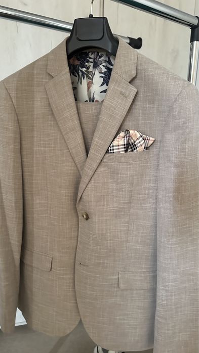 Costum Issac Dewhirst