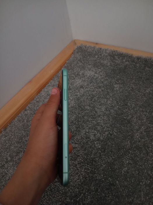 Iphone 11 sotuvda suvtekin narx da