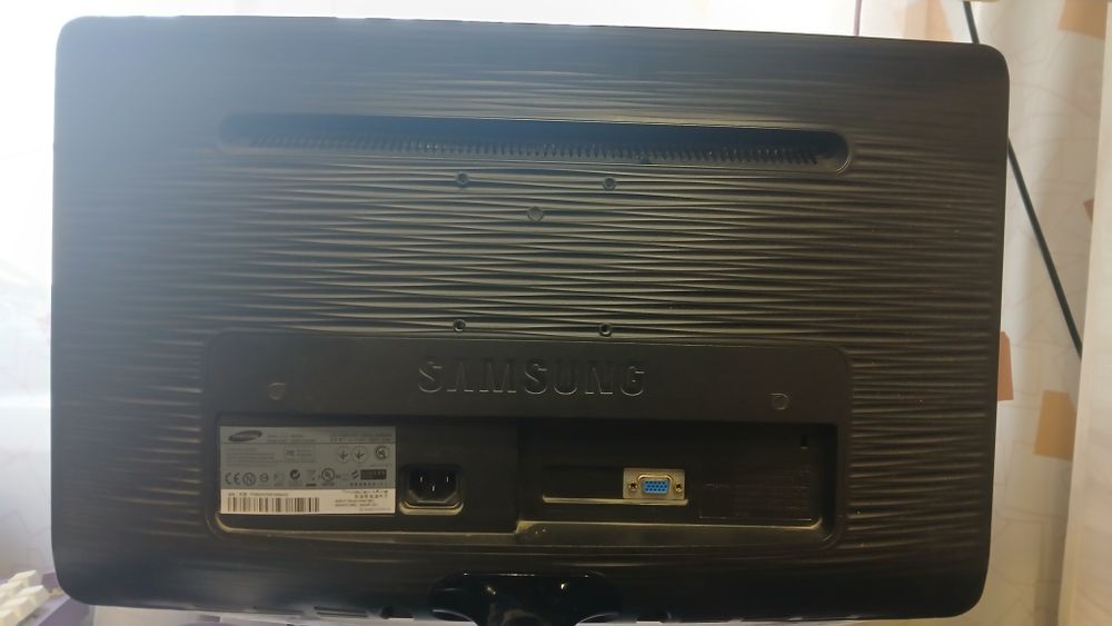 Монитор самсунг B22300N