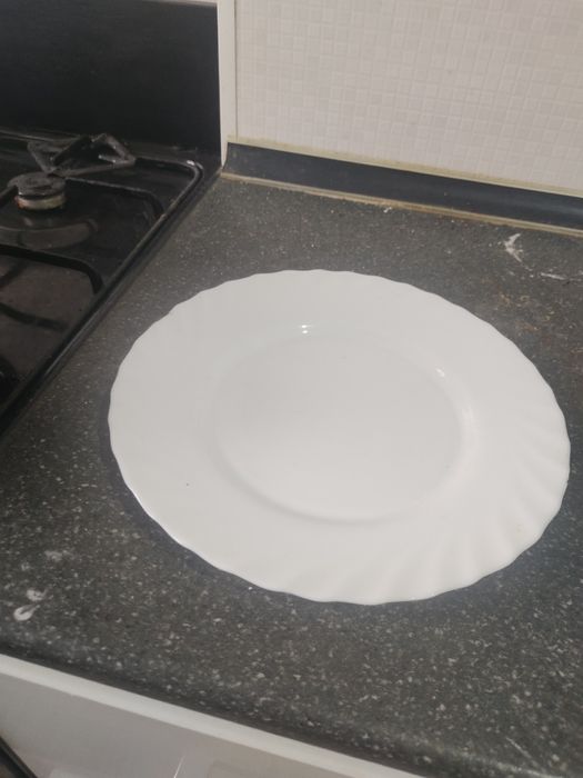 Тарелки разные, 600