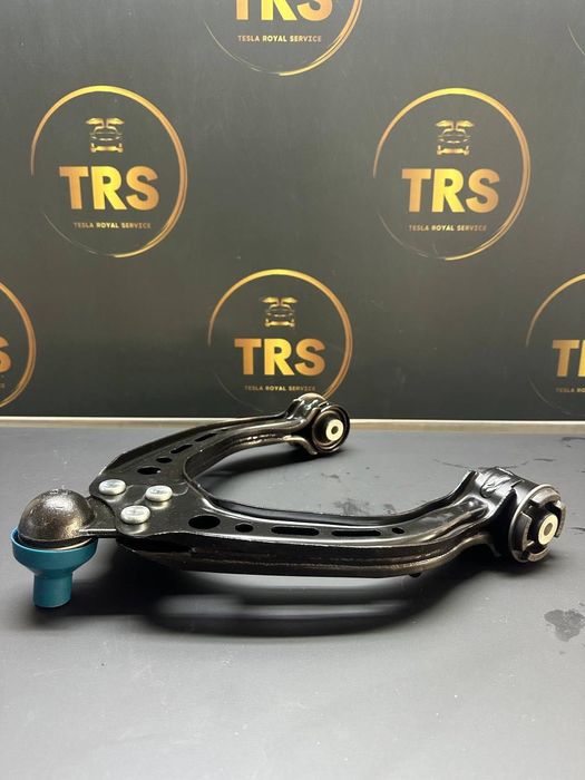 Горен носач Tesla model S