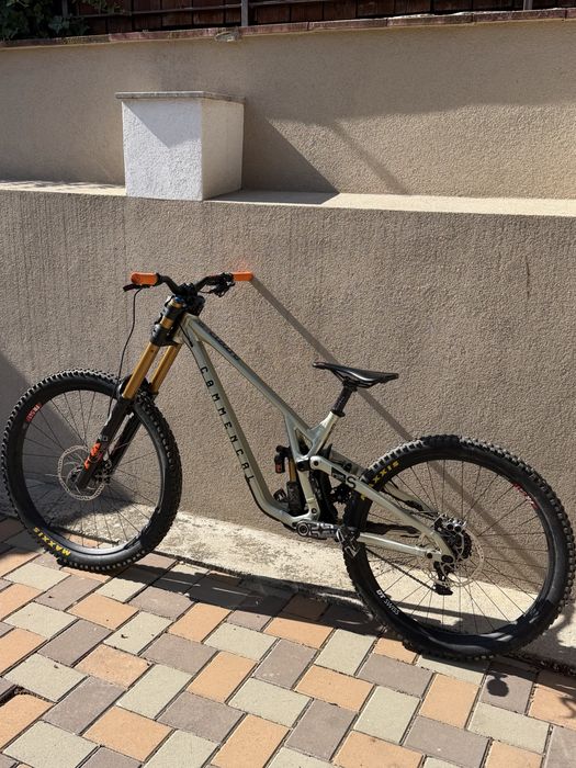 Commencal supreme dh v5 2024 marime L