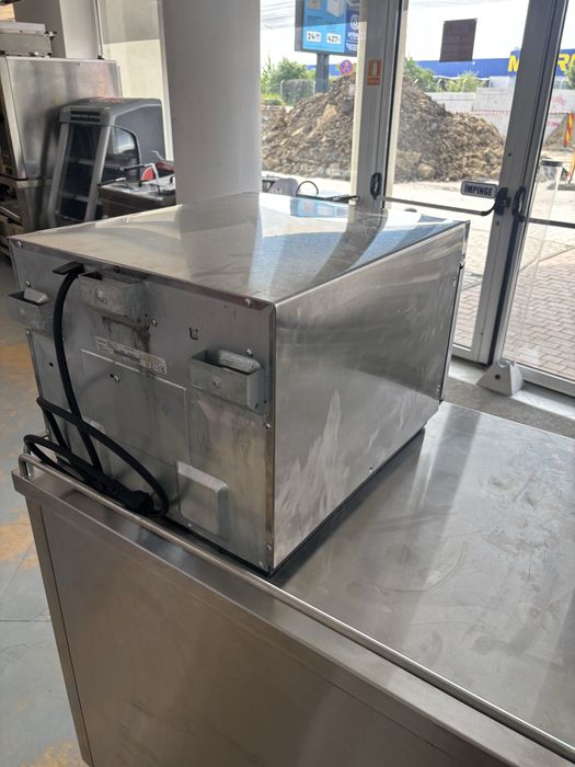Cuptor microunde profesional
