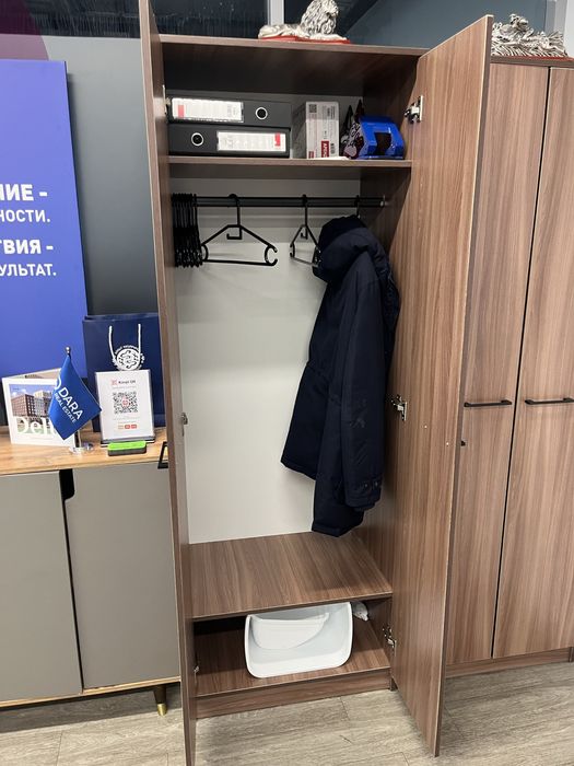 Шкаф офисный бу.