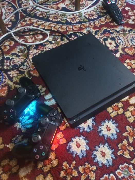 Play station 4..