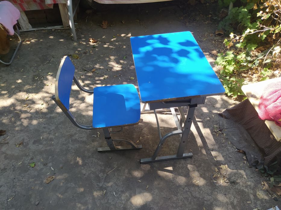 Стол со стульчиком