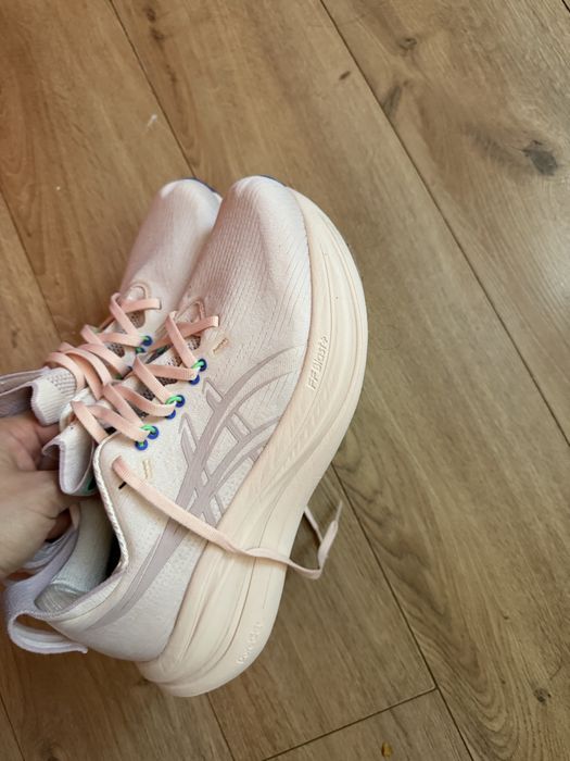 Asics Gel-Nimbus 28