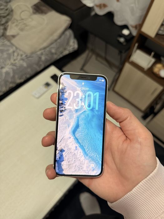 İphone 12 mini без следи