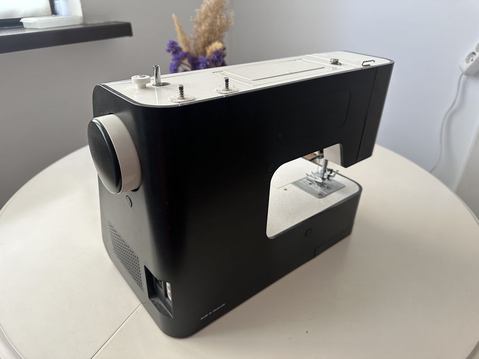 Швейная машинка Janome Floki