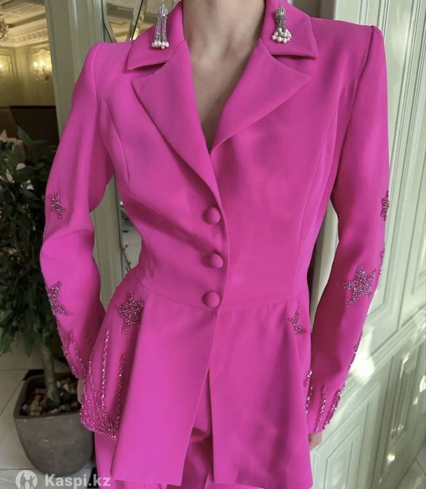 Продам двойку,брючный костюм,турция,покупала за 65 отдам за 25 тыс тг,