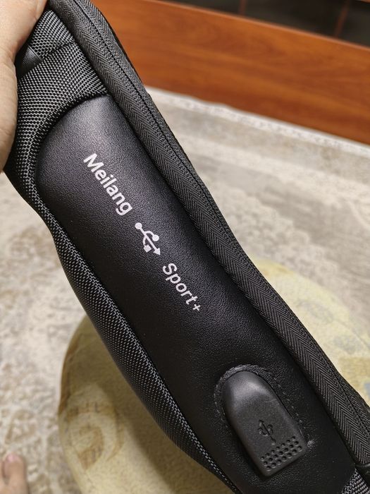 Мужская сумка через плечо с юсб адаптером