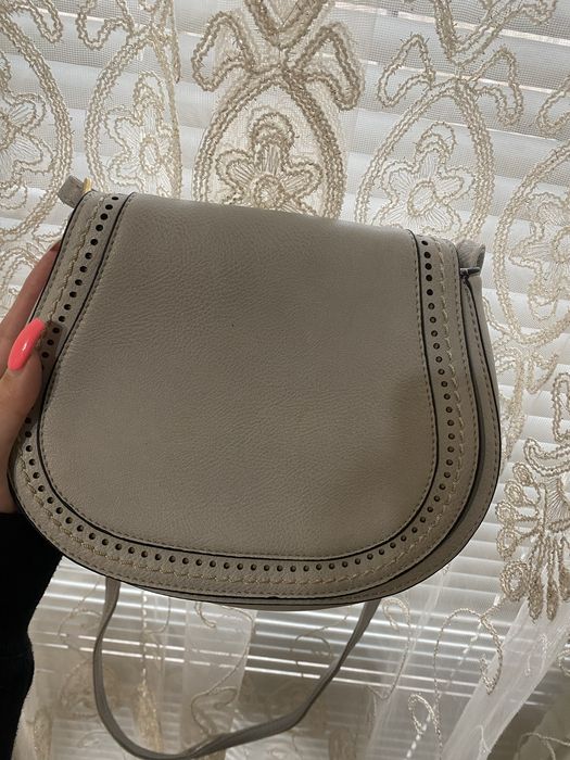 Дамска чанта с дълга дръжка