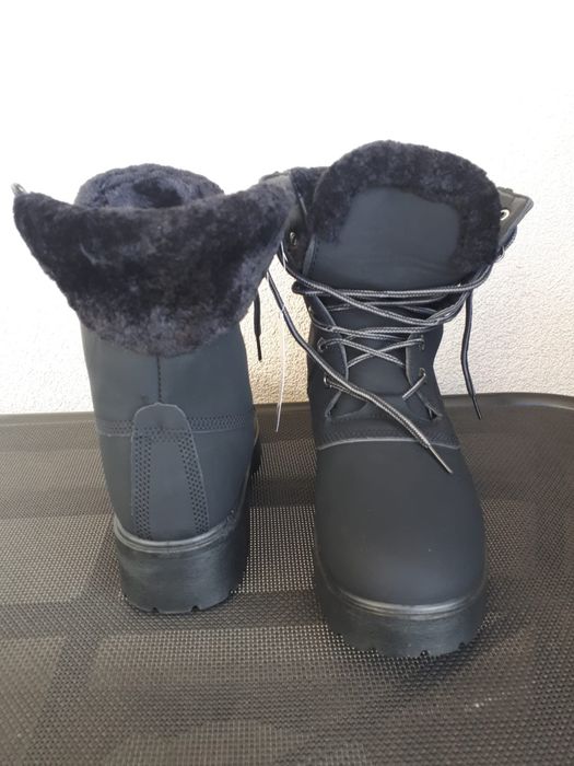 Ghete negre cu blană