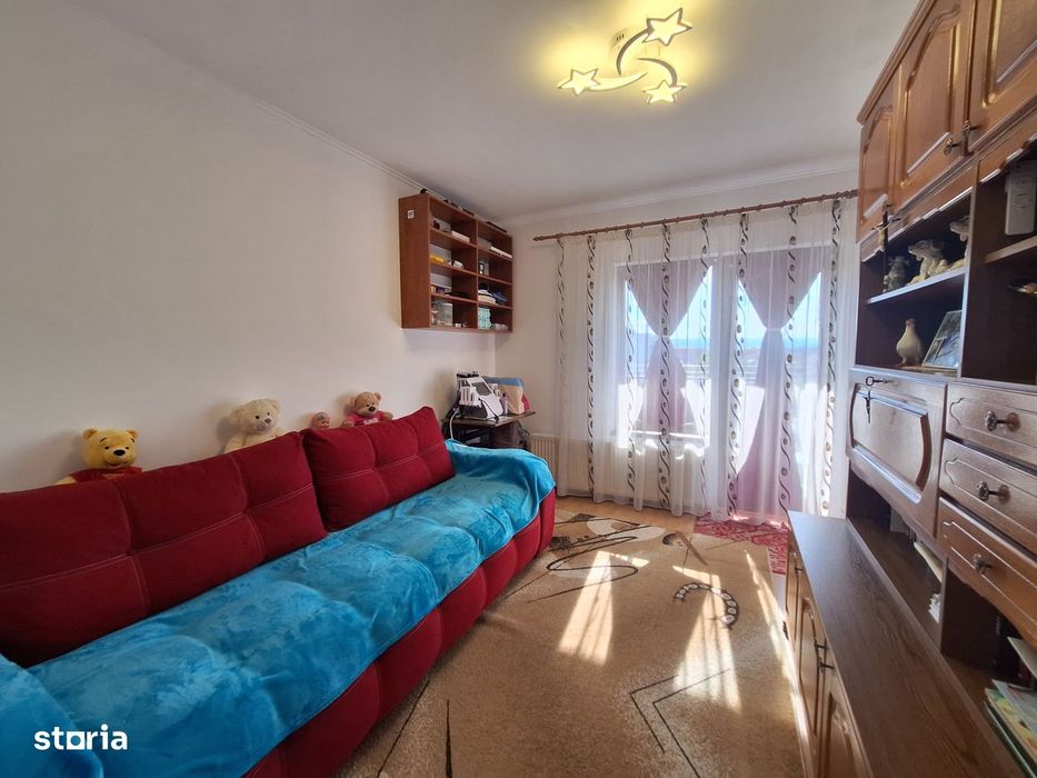 Apartament cu 3 camere, 2 terase, parcare, zona Sub Cetate