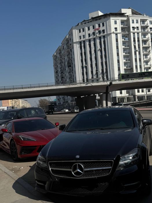 Mercedes Benz w218 CLS банан