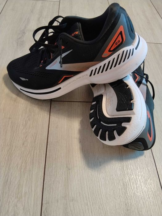 Brooks adrenaline GTS 23