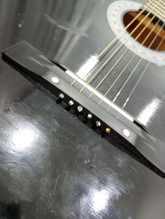 Продам гитару DENN в идеальном состоянии