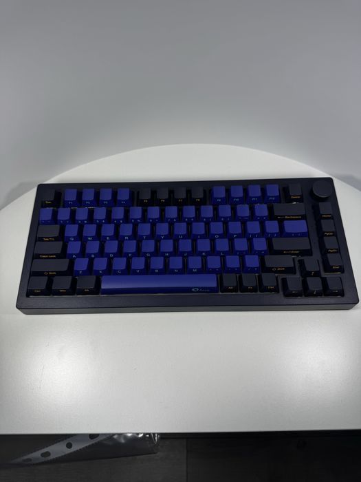 Custom Механична Клавиатура - Чисто нова