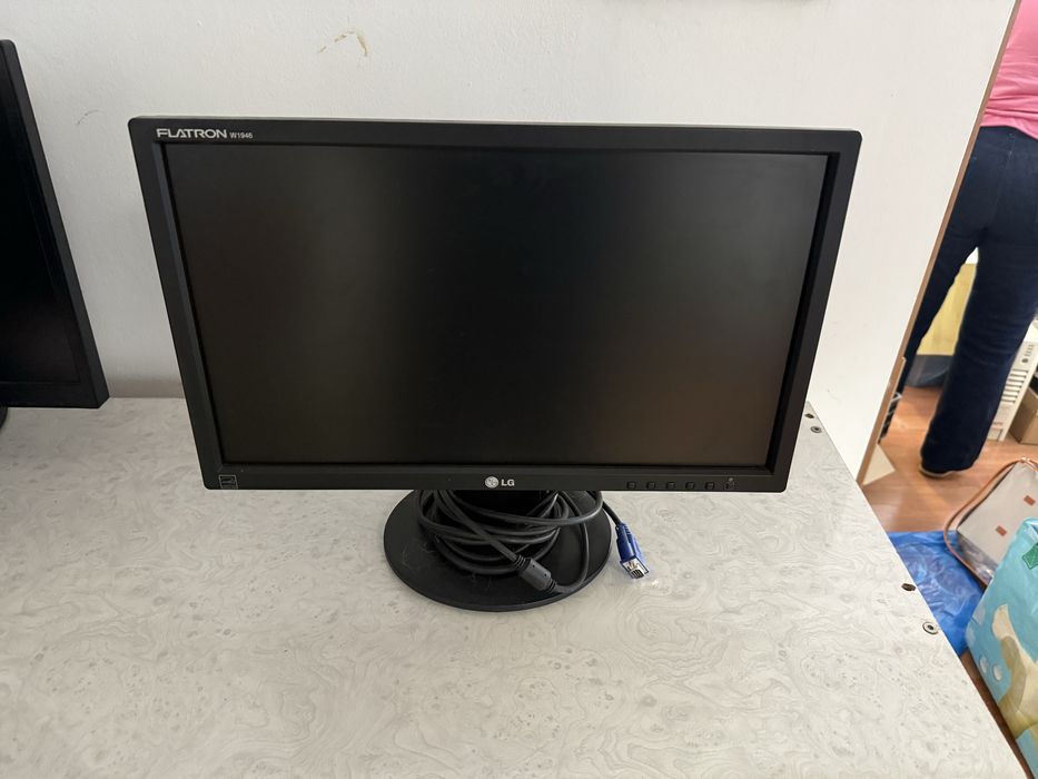 Monitor LG / Philips 14” cu DVI si VGA – funcțional