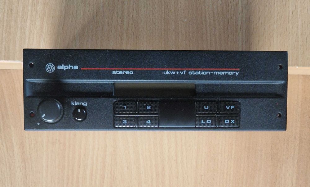 Оригинален касетофон VW Polo Mk II HITACHI Alpha III