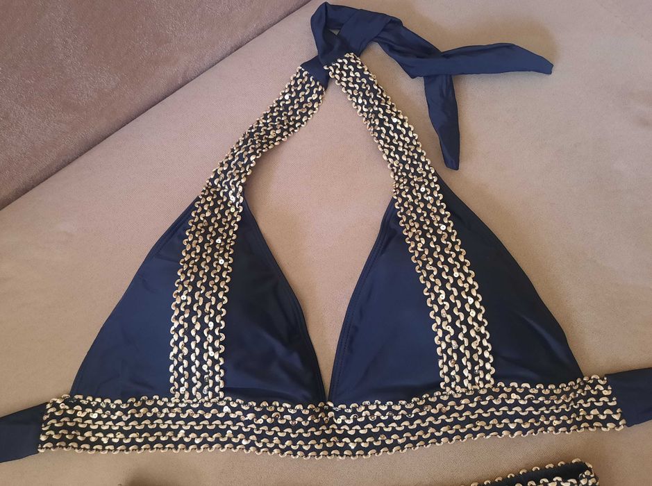 Нови дамски бански от две части