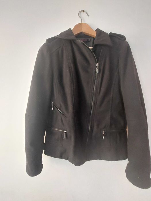 Вълнено дамско яке в черен цвят