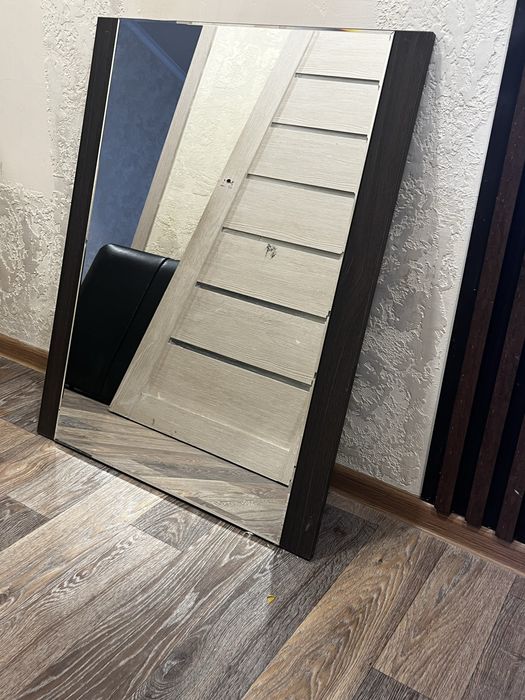 Зеркало в отличном состоянии