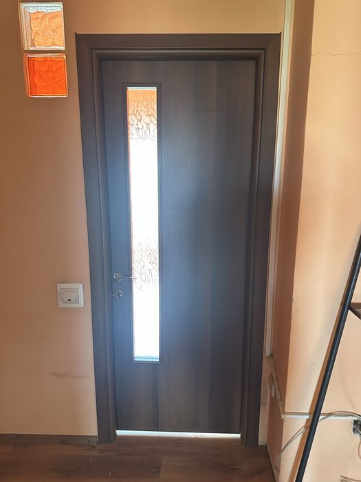 Usi interior de vanzare