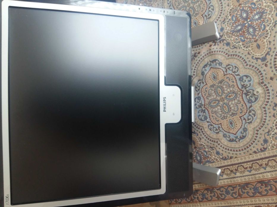 Монитор Philips