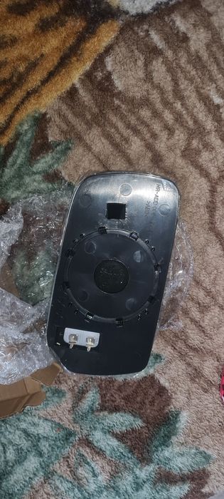 Продам левое зеркало на ауди 100 с4