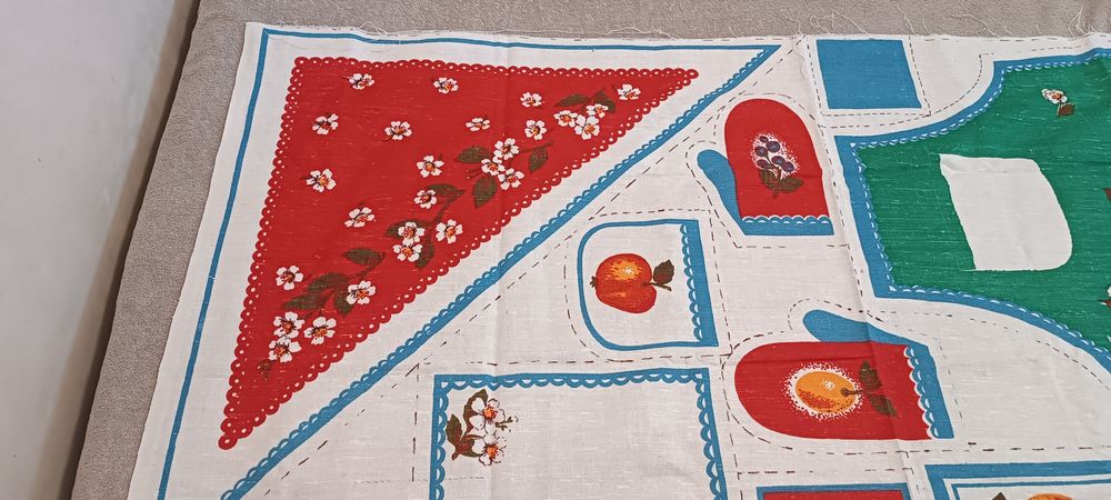 Фартук, полотенце, прихватки, косынка