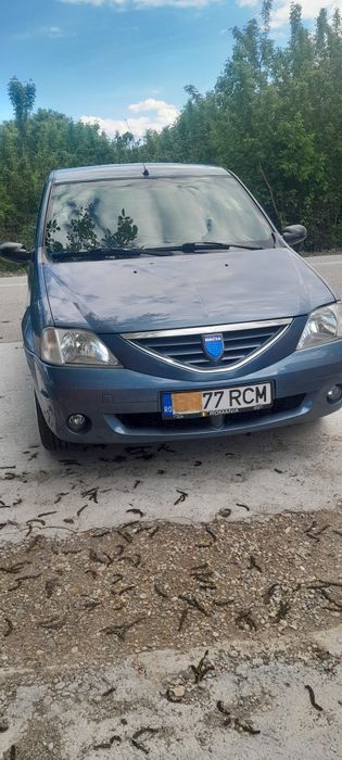 Vând Dacia Logan