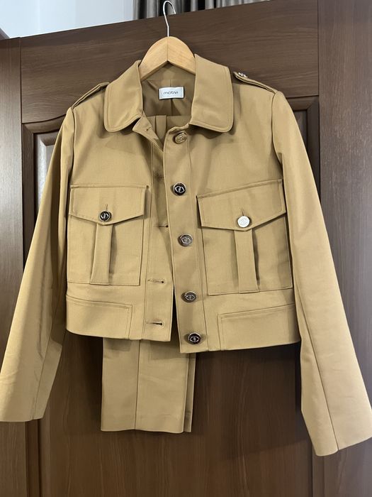 Costum pantalon sacou motivi