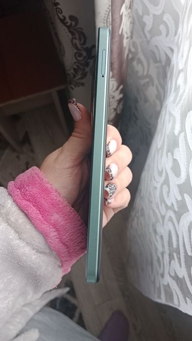 Продается телефон POCO С61
