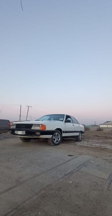 Ауди 100 сатылады