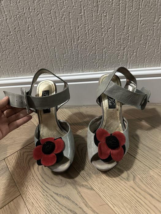 Женские туфли