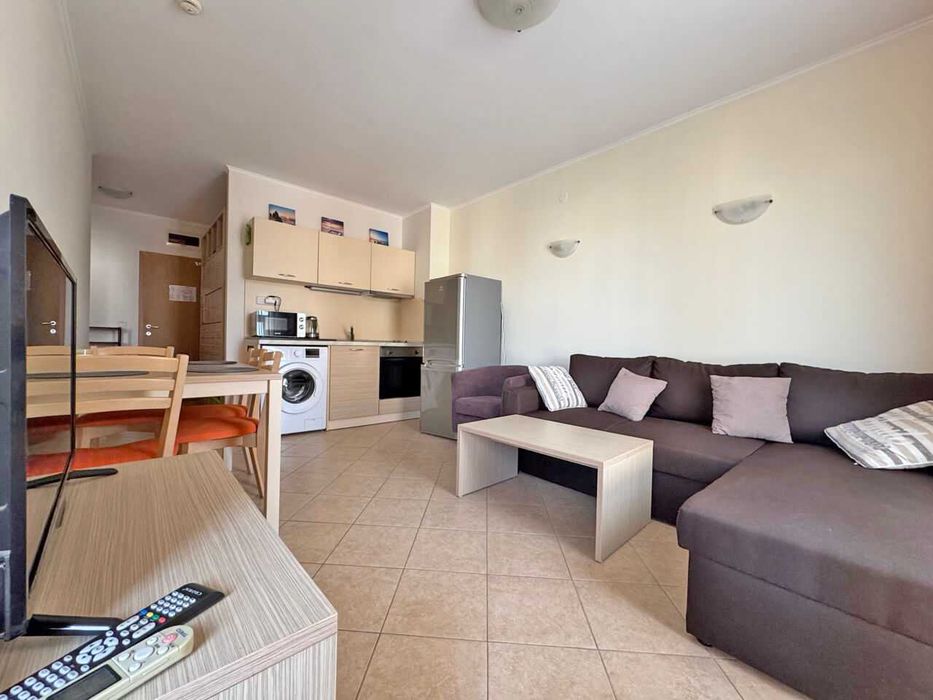 Обзаведен двустаен апартамент в к-с „Royal Sun“