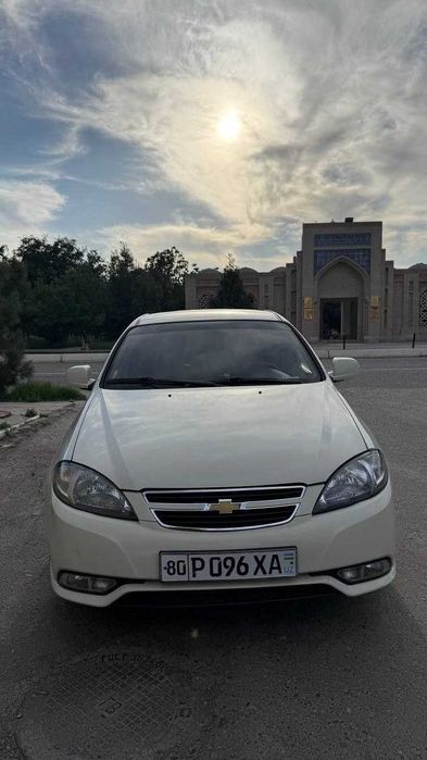 Jentra Lacetti 2014 srochna sotiladi