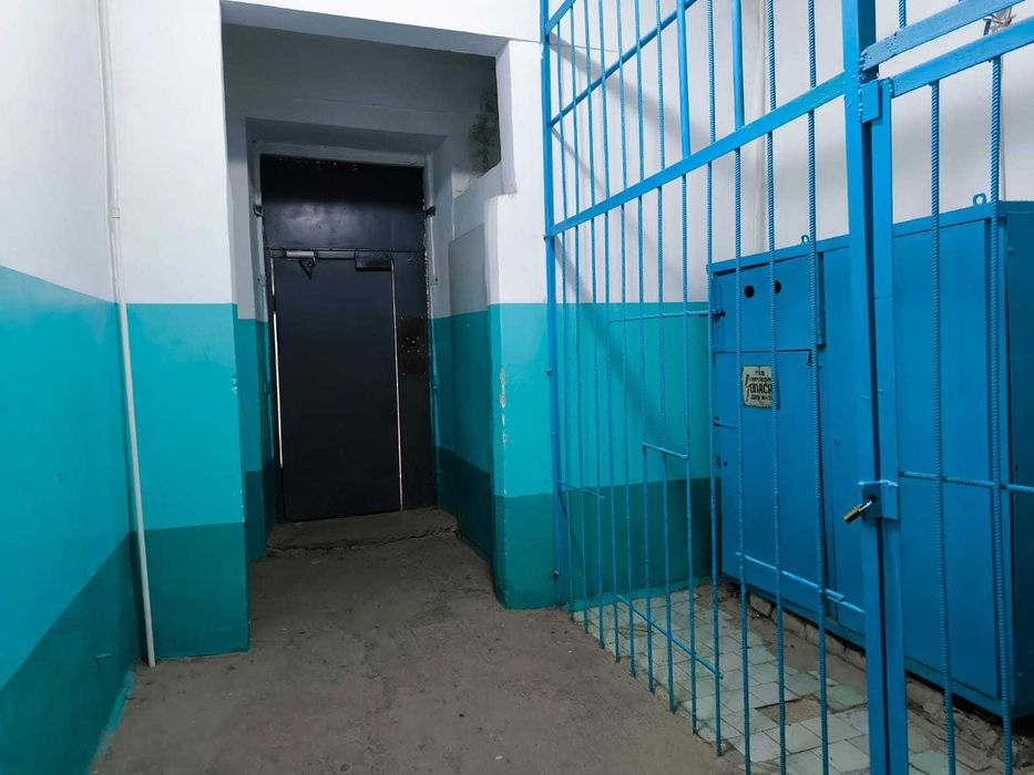 Продам 2 ком , в 12 мкр