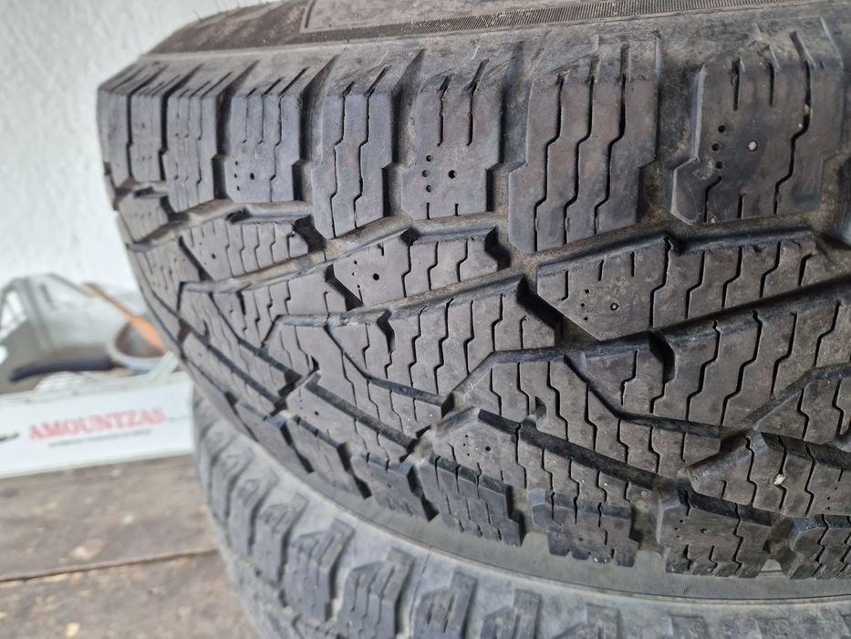 Jante + anvelope iarna 4x4 Nokian ca NOI Nissan Patrol 235/85 R16
