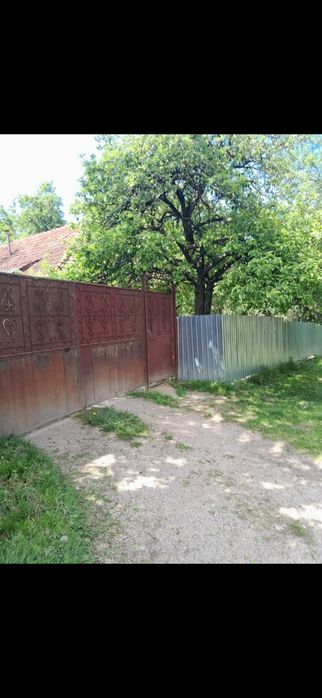 Vând casă în comuna Roșia