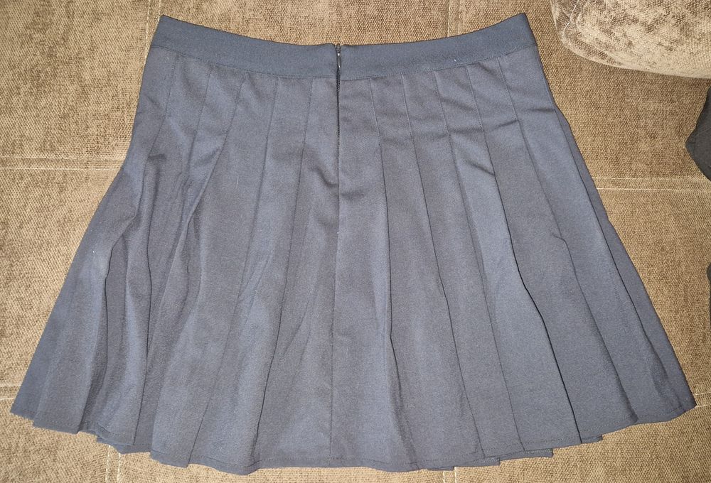 Продаю 2 новые юбки
