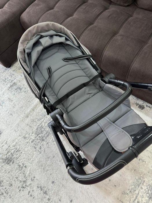 Продам детскую коляску