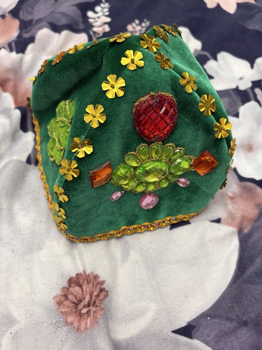 Продаю уйгурский костюм для девочки