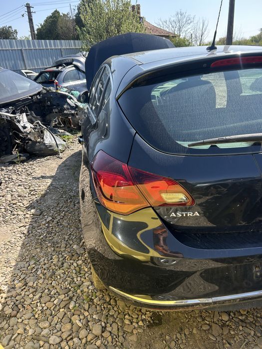 Bară spate completă Opel Astra J facelift 2014