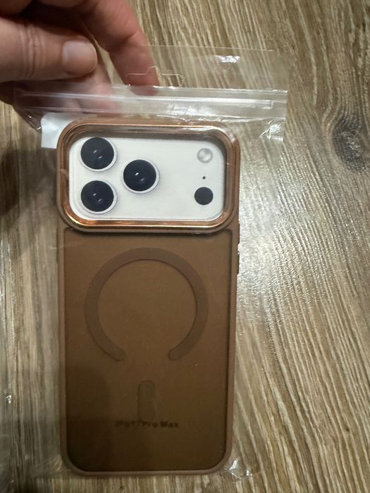 Калъф IPhone 17 pro max 25 лв за 4 бр.