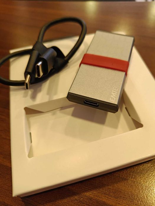 Бърза, компактна външна памет за GSM, лаптоп , PC, конзоли, TV.