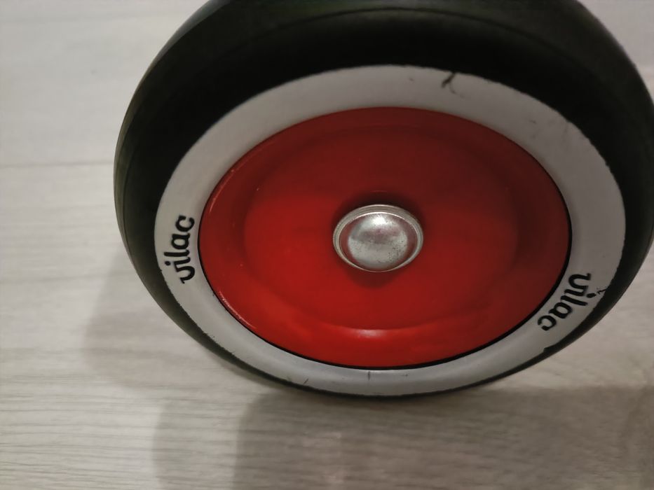 Vând Tricicleta din Lemn masiv Nouă.