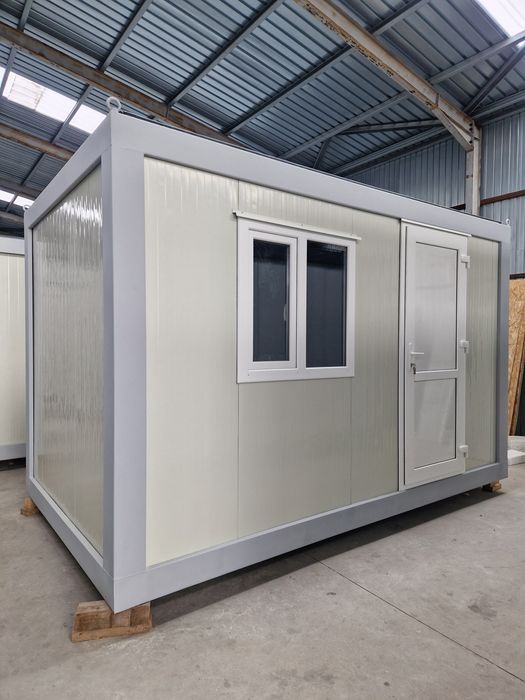 Vând Container 6x2,4 M preț 2750 €