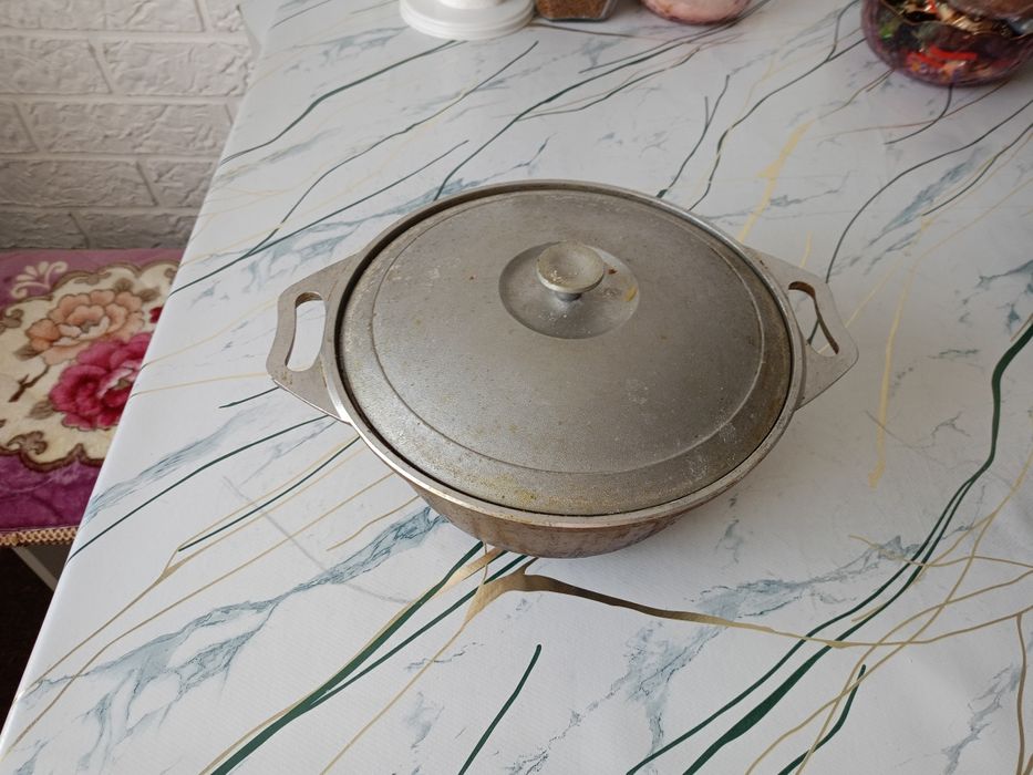 Казаны разные. Утятница